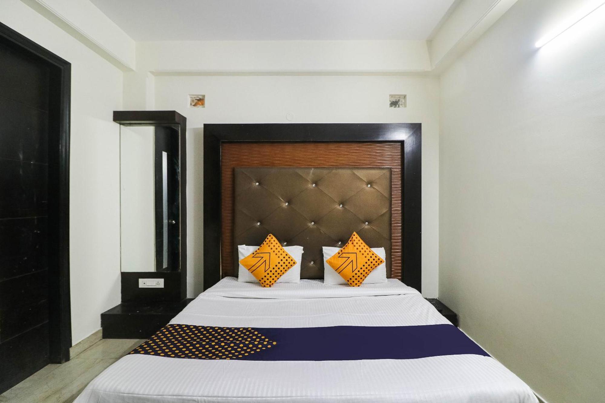 SPOT ON 37224 Hotel Grace Gurgaon Buitenkant foto
