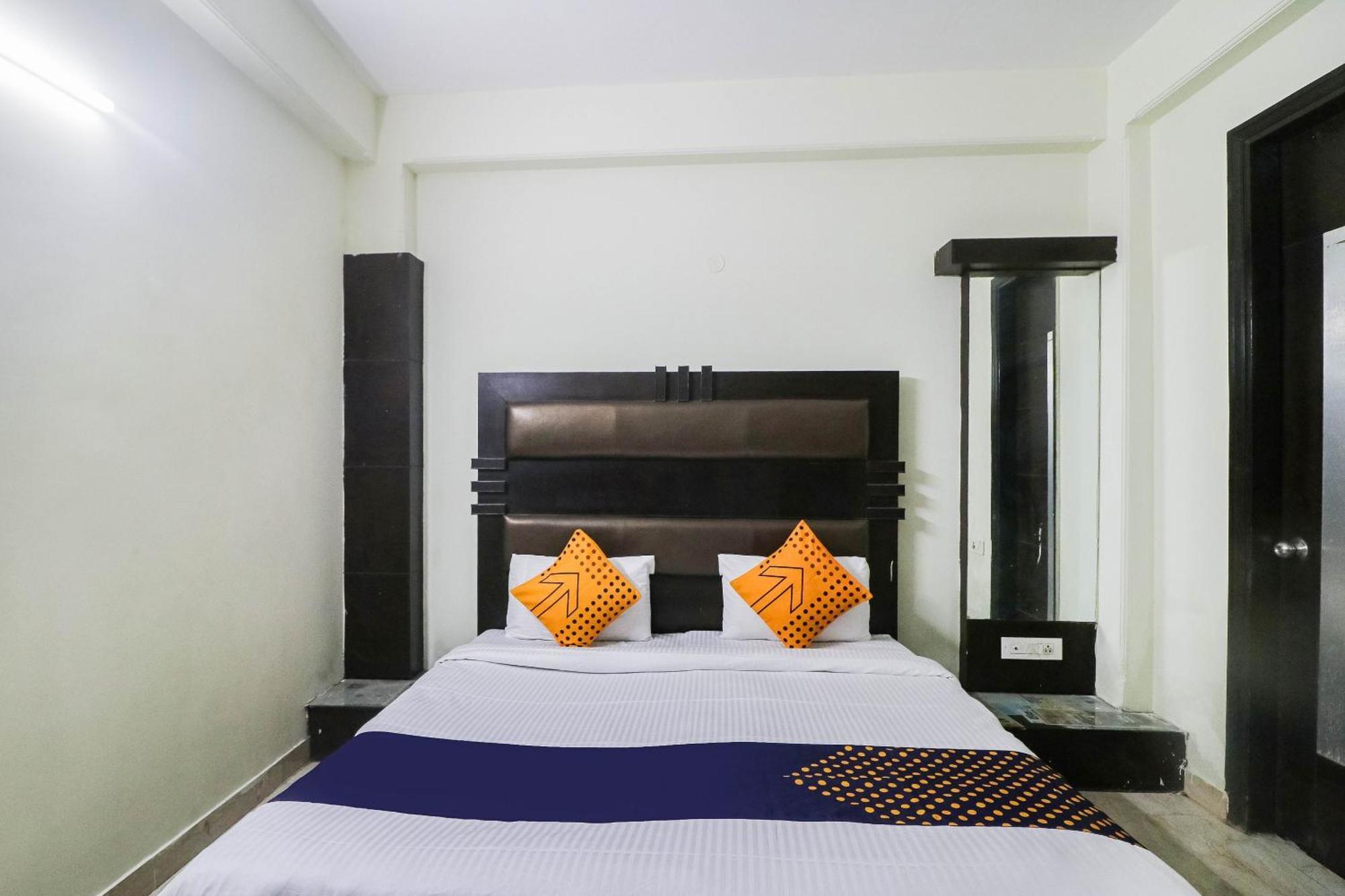 SPOT ON 37224 Hotel Grace Gurgaon Buitenkant foto