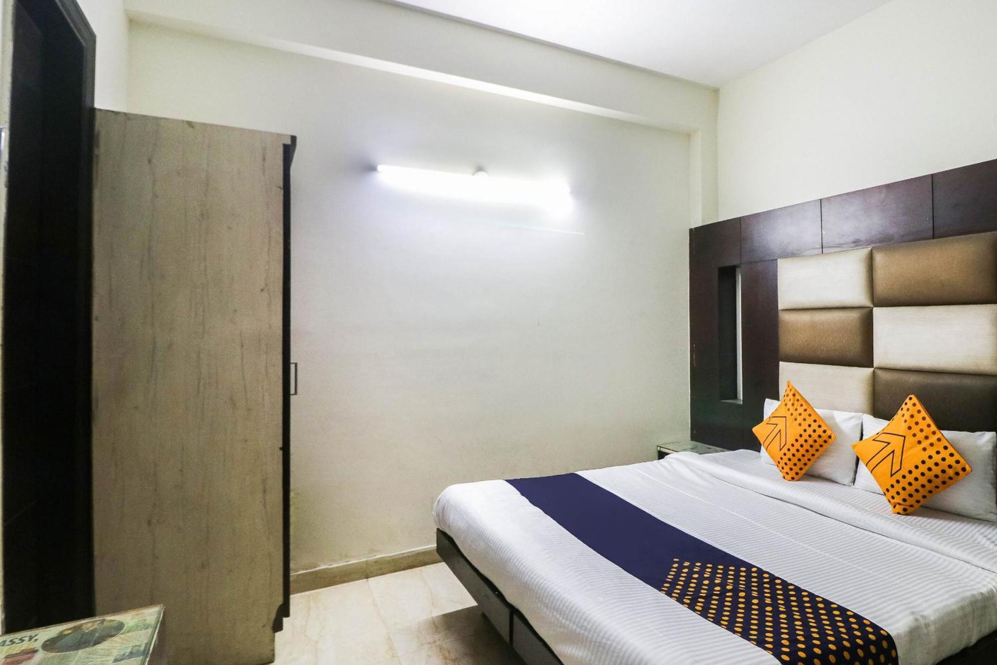 SPOT ON 37224 Hotel Grace Gurgaon Buitenkant foto
