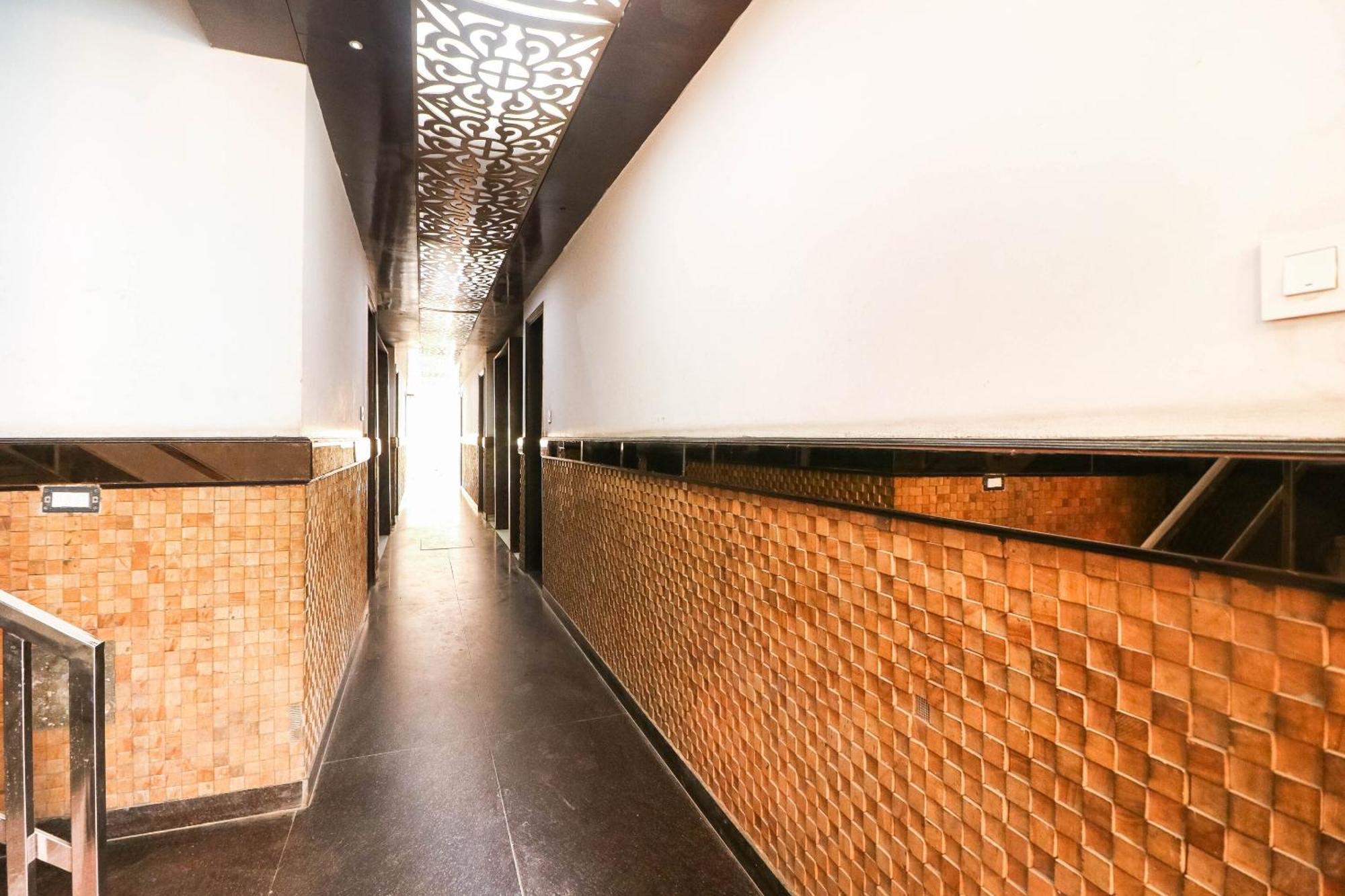 SPOT ON 37224 Hotel Grace Gurgaon Buitenkant foto